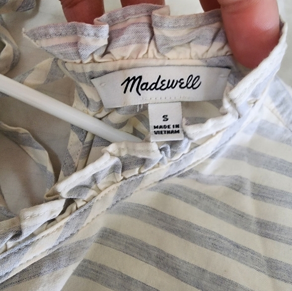 Madewell Ruffle-Neck Back Keyhole Oversized Top in Stripes size Small - Picture 8 of 8